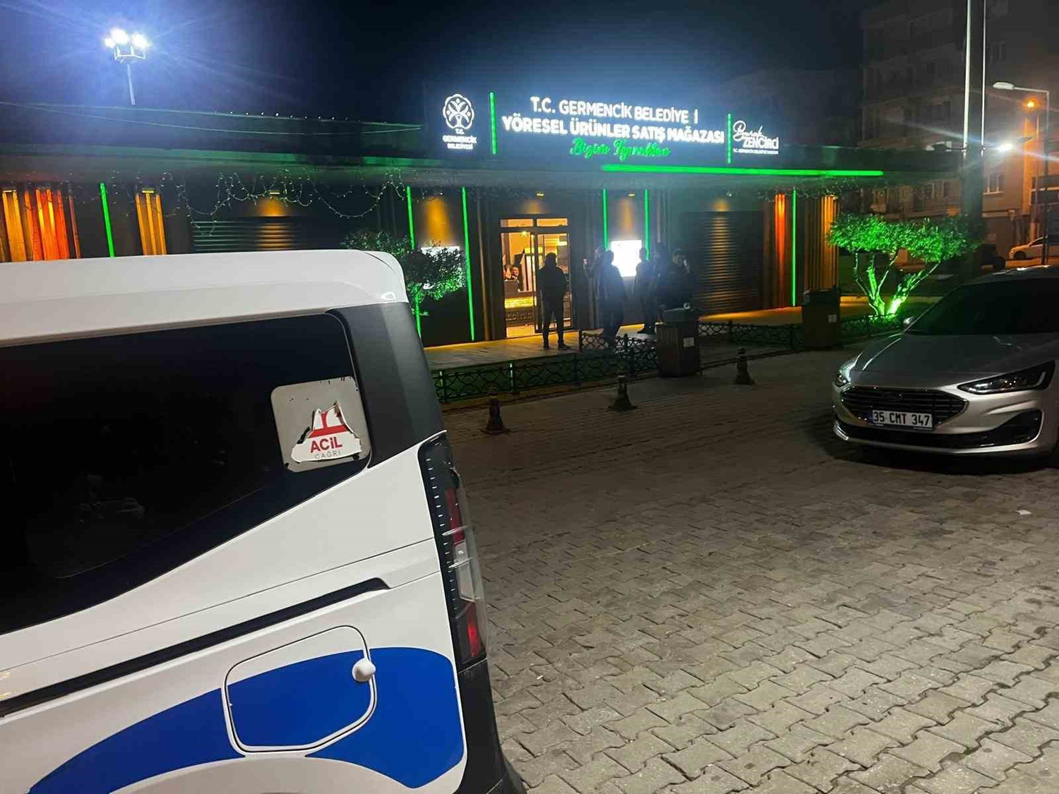 Germencik'te belediyenin satış mağazasına silahlı saldırı