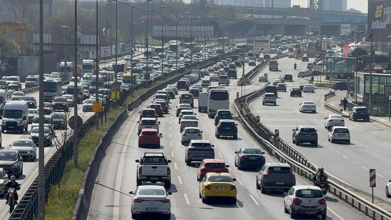 İstanbul'da Anadolu Yakası'ndaki trafik yoğunluğu yüzde 81'e yükseldi