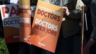 Grev mi, skandal mı? Uzman doktorlar ve sendika yüzleşiyor