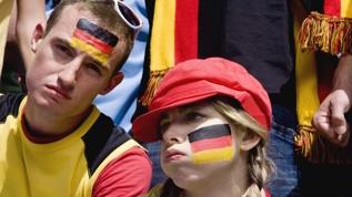 Almanya'da gençlerden göç sinyali! Her 5 kişiden biri ülkeyi terk etmeyi planlıyor