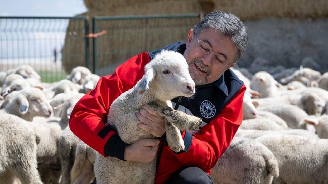 Bakan Yumaklı: Kırsalda Bereket Küçükbaşa Destek Projesi ile yıllık 180 bin lira destekte bulunacağız