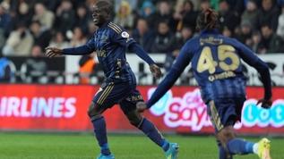 N'Golo Kante fırtınası: Fransa'da haftanın 11'ine seçildi!