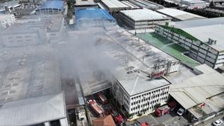 Ümraniye'de, bir iş yerinde çıkan yangın söndürüldü