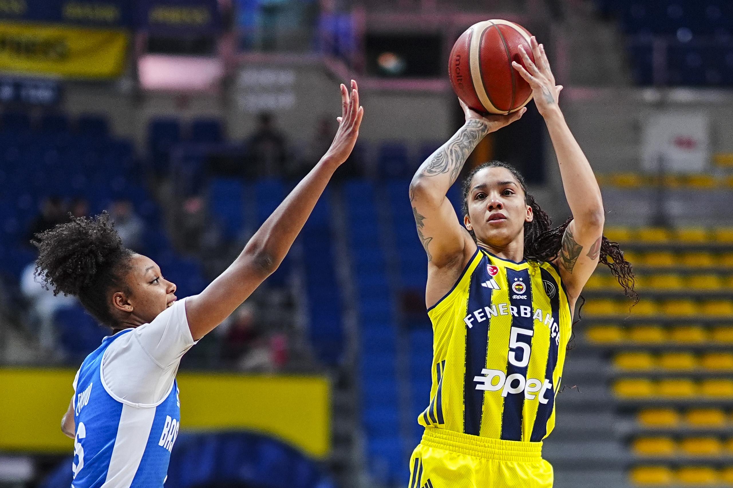 Nikolina Milic: Fenerbahçe'de yer almak demek her zaman kupalar kazanmak demek