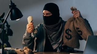 Napoli'de banka soygunu! Suçlular yer altı tünellerinden iz bırakmadan kaçtı