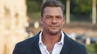 Netflix, Alan Ritchson'ın popüler dizisinin tüm sezonlarını yayından kaldırıyor