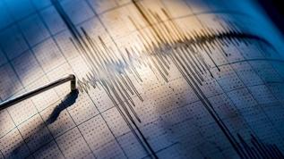 Japonya'da 7.4 büyüklüğünde korkutan deprem! 3 metrelik tsunami uyarısı