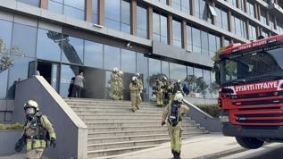 Pendik'te plaza yangını: Dumandan etkilenen vatandaşlar kurtarıldı 