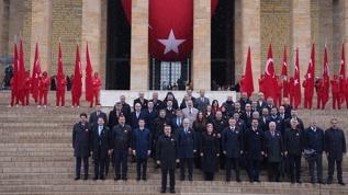 Bakan Tekin 23 Nisan Ulusal Egemenlik ve Çocuk Bayramı dolayısıyla Anıtkabir'i ziyaret etti