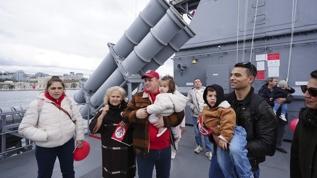 TCG Barbaros Fırkateyni 23 Nisan dolayısıyla ziyarete açıldı