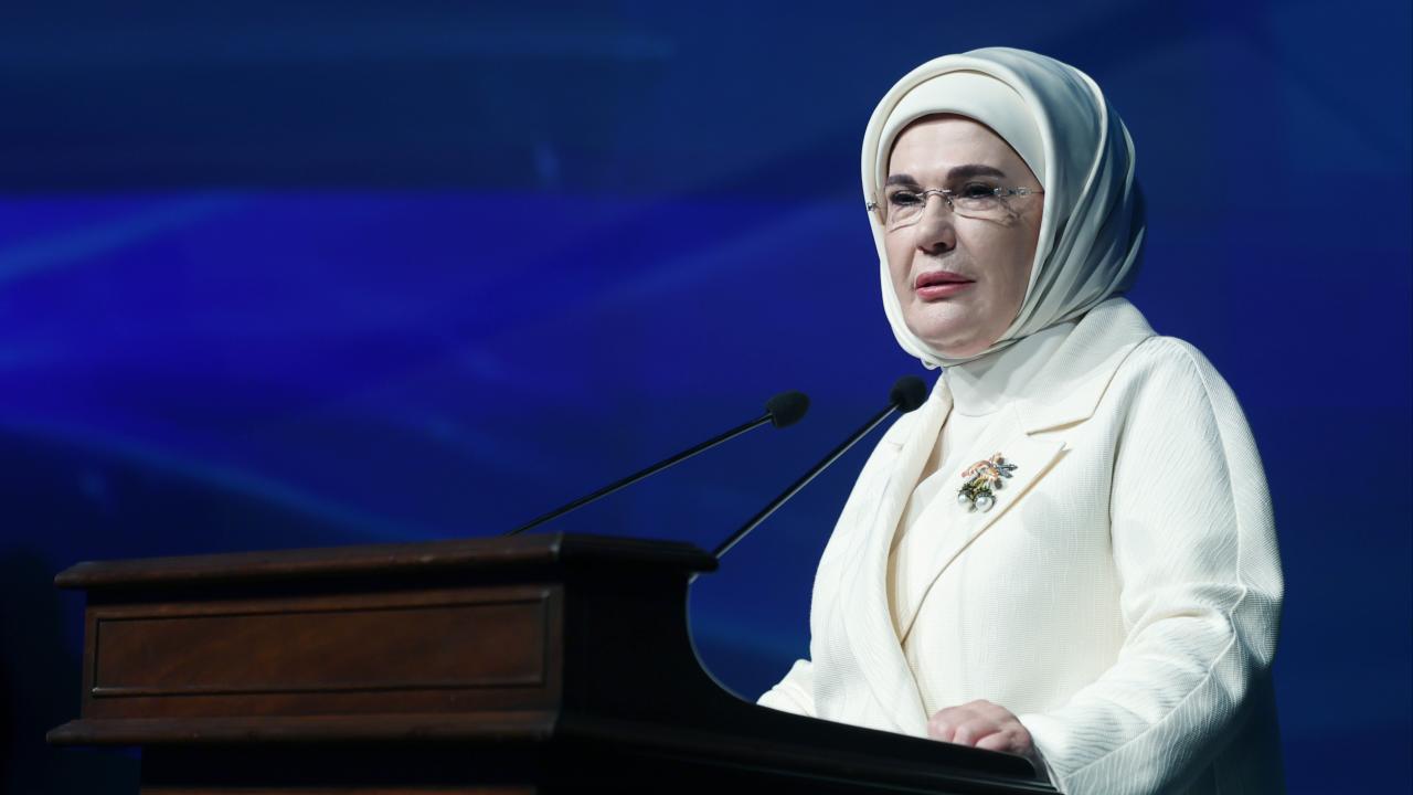 Emine Erdoğan, Srebrenitsa Soykırımı'nda hayatını kaybedenleri andı