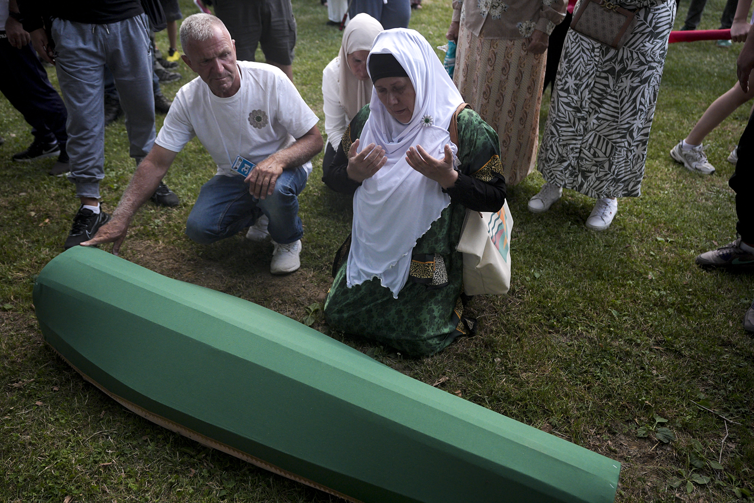 Srebrenitsa'da bugün 10 soykırım kurbanı daha toprağa verilecek