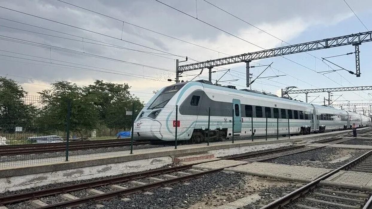 Milli Elektrikli Tren, Halkalı-Uzunköprü hattında hizmete başladı