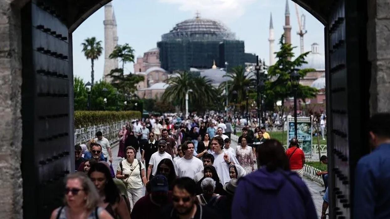 Yerli turistler yılın ilk çeyreğinde 102,3 milyar lira seyahat harcaması yaptı