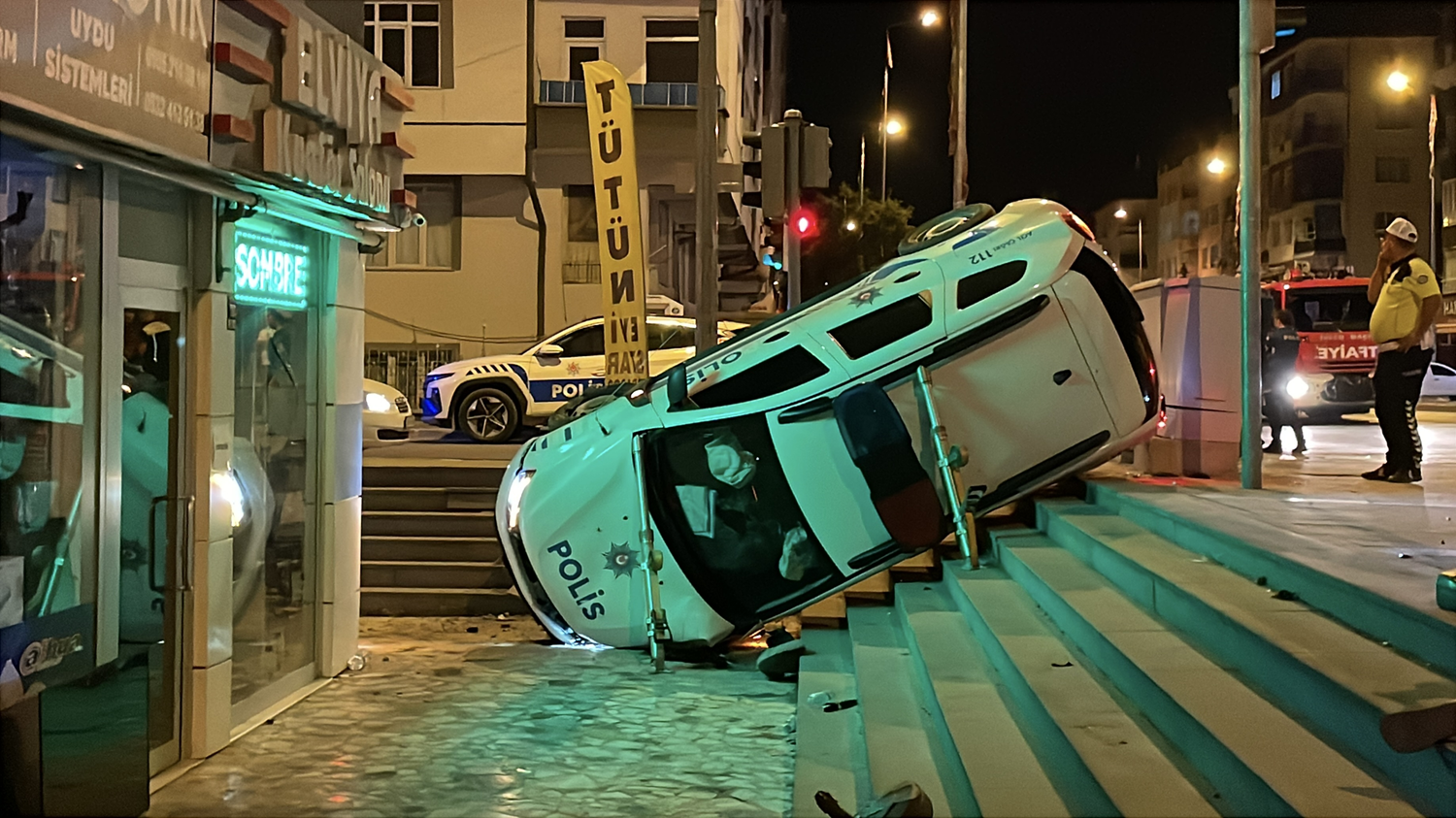 Kayseri'de polis aracının karıştığı kazada 2'si bekçi 3 kişi yaralandı