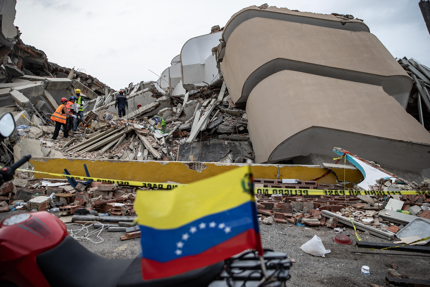 Venezuela'daki depremlerde can kaybı 5 bin 398'e yükseldi