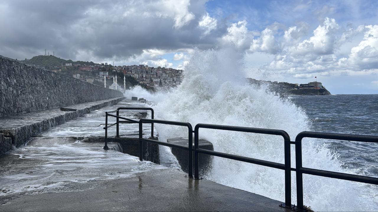 Hafta sonu plan yapanlar dikkat! Zonguldak'ta tüm sahillere kırmızı bayrak çekildi