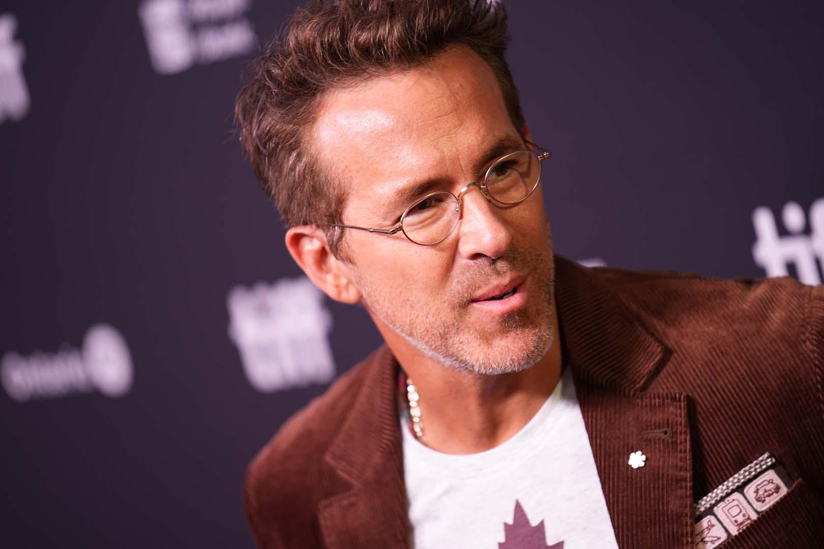 Ryan Reynolds, Comic-Con'da Deadpool kostümüyle hayranlarını şaşırttı