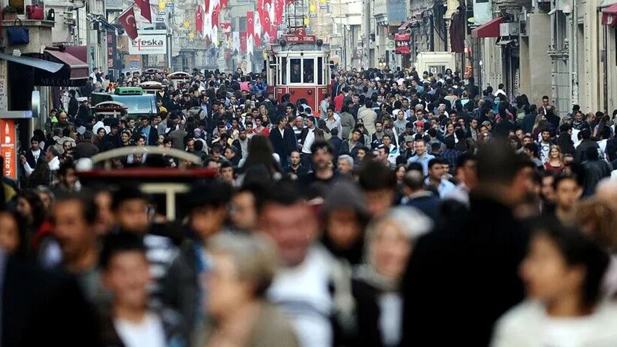Erkekler mi kadınlar mı daha fazla yaşıyor? Türkiye'de beklenen yaşam süresi belli oldu!