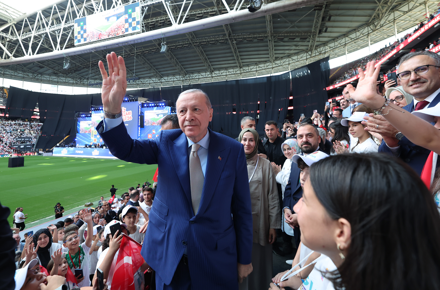 Cumhurbaşkanı Erdoğan'dan gençlere mesaj: Sizlere baktıkça ülkemizin geleceği adına heyecanlanıyorum