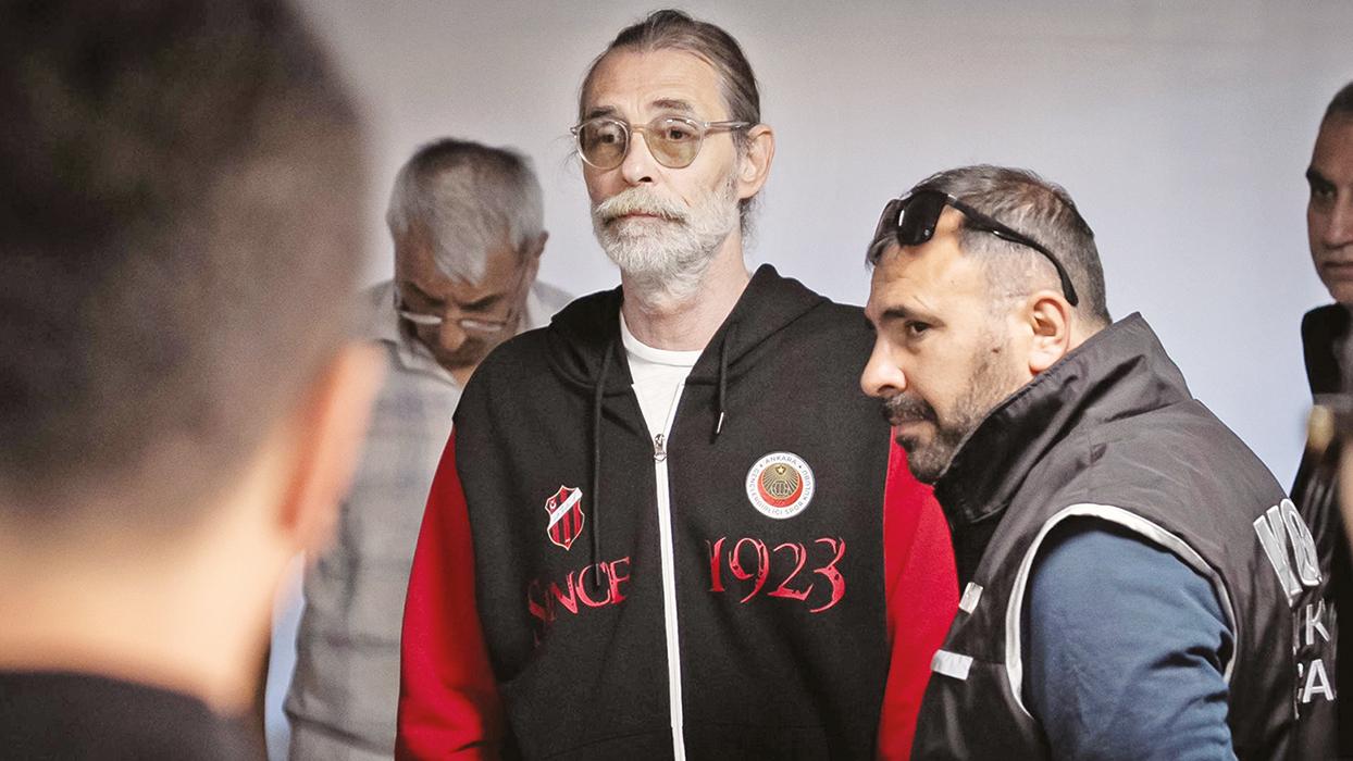 CHP'li Etimesgut Belediyesindeki rüşvet ağı deşifre oldu! Erdal Beşikçioğlu: İki otobüs parası getir, ruhsatı götür