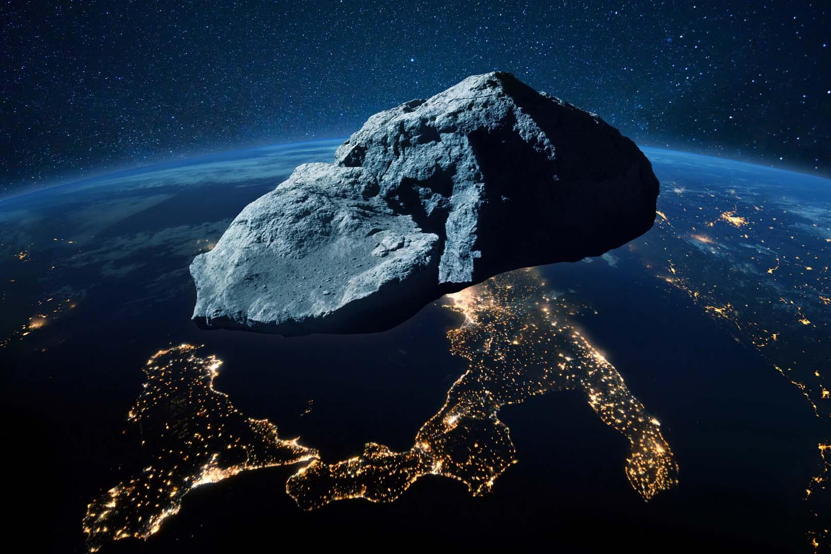 Apophis asteroidi Dünya'ya tehlikeli bir yakın geçiş yapacak
