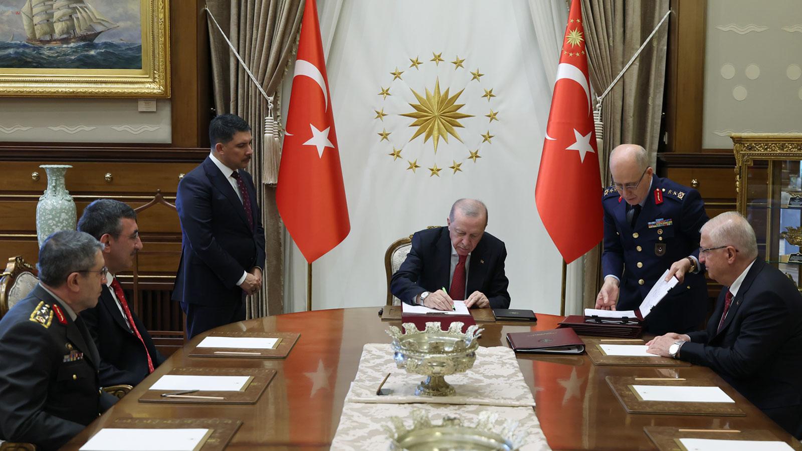 Cumhurbaşkanı Erdoğan YAŞ kararlarını imzaladı