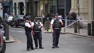 Başkent Londra'da bıçaklı saldırı! 4 kişi yaralandı