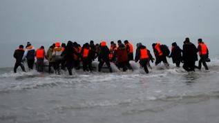 Çeşme ilçesi açıklarında 25 düzensiz göçmen kurtarıldı
