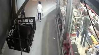 Bahçelievler'de binanın çökmesi sırasında yaşanan panik anları kamerada