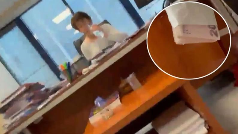 "Şu araya sıkıştırdım", "Üstüne de bir zarf attım müdürüm" CHP'li belediyede rüşvet çarkı kamerada