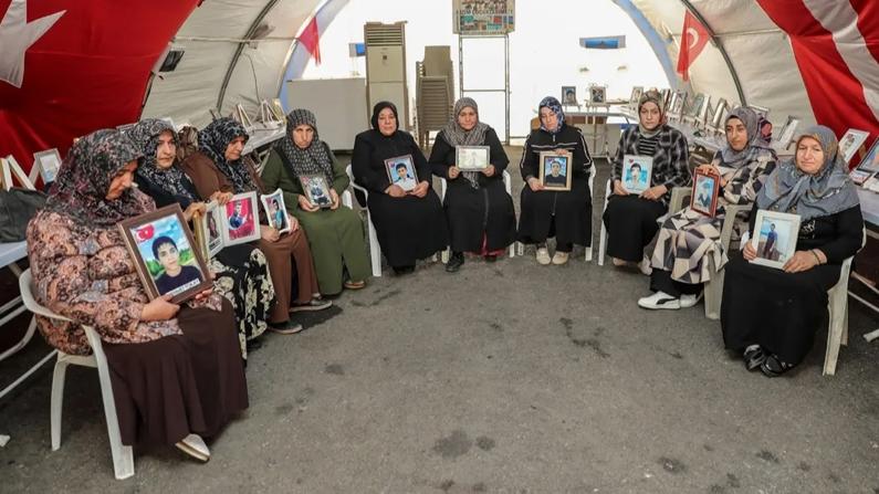 Erdoğan ve Bahçeli'ye teşekkür... Diyarbakır annelerinde kanun teklifi heyecanı