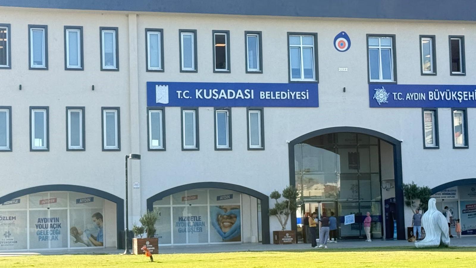 Kuşadası Belediyesi'ne 3. dalga operasyon: 15 kişi gözaltına alındı