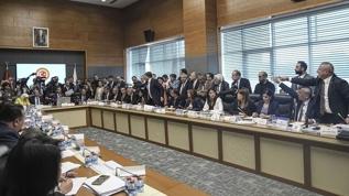 Adalet Komisyonu'nda gerginlik