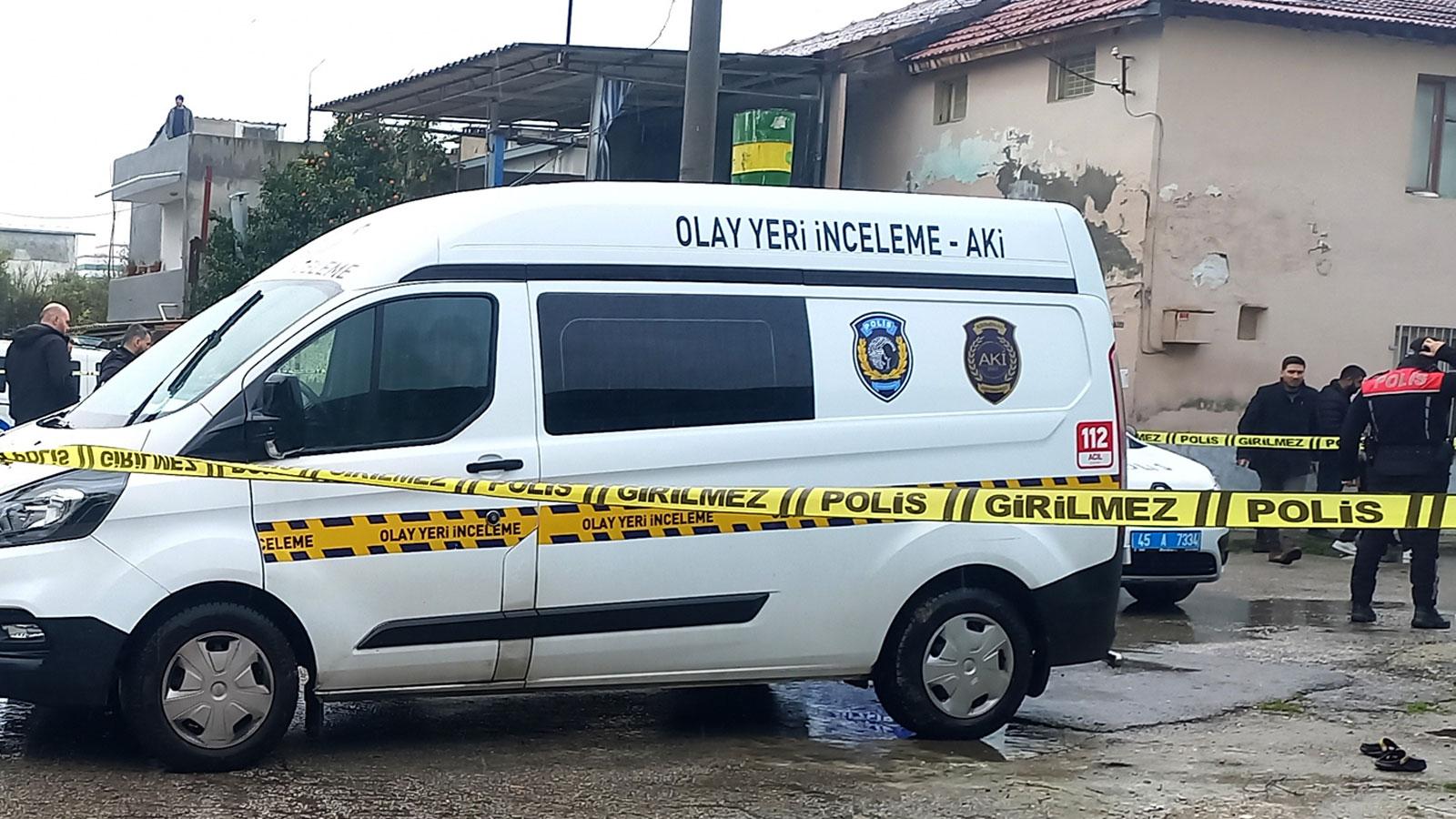 Adana'da içme suyu projesinde göçük: 1 ölü, 1 yaralı