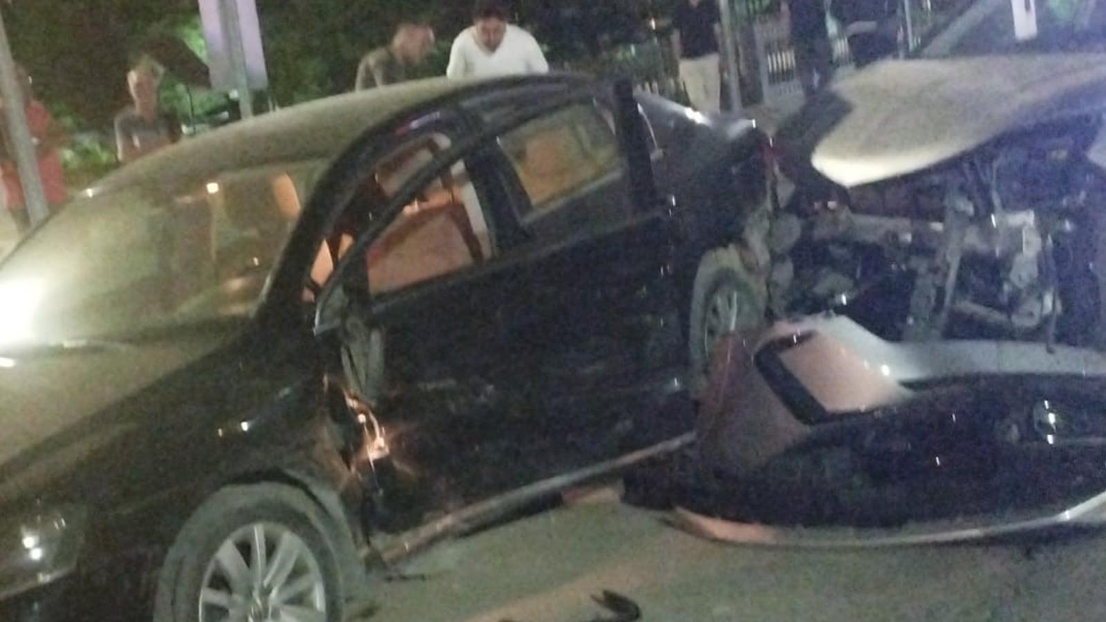 Niğde'de iki otomobil çarpıştı: 4 yaralı