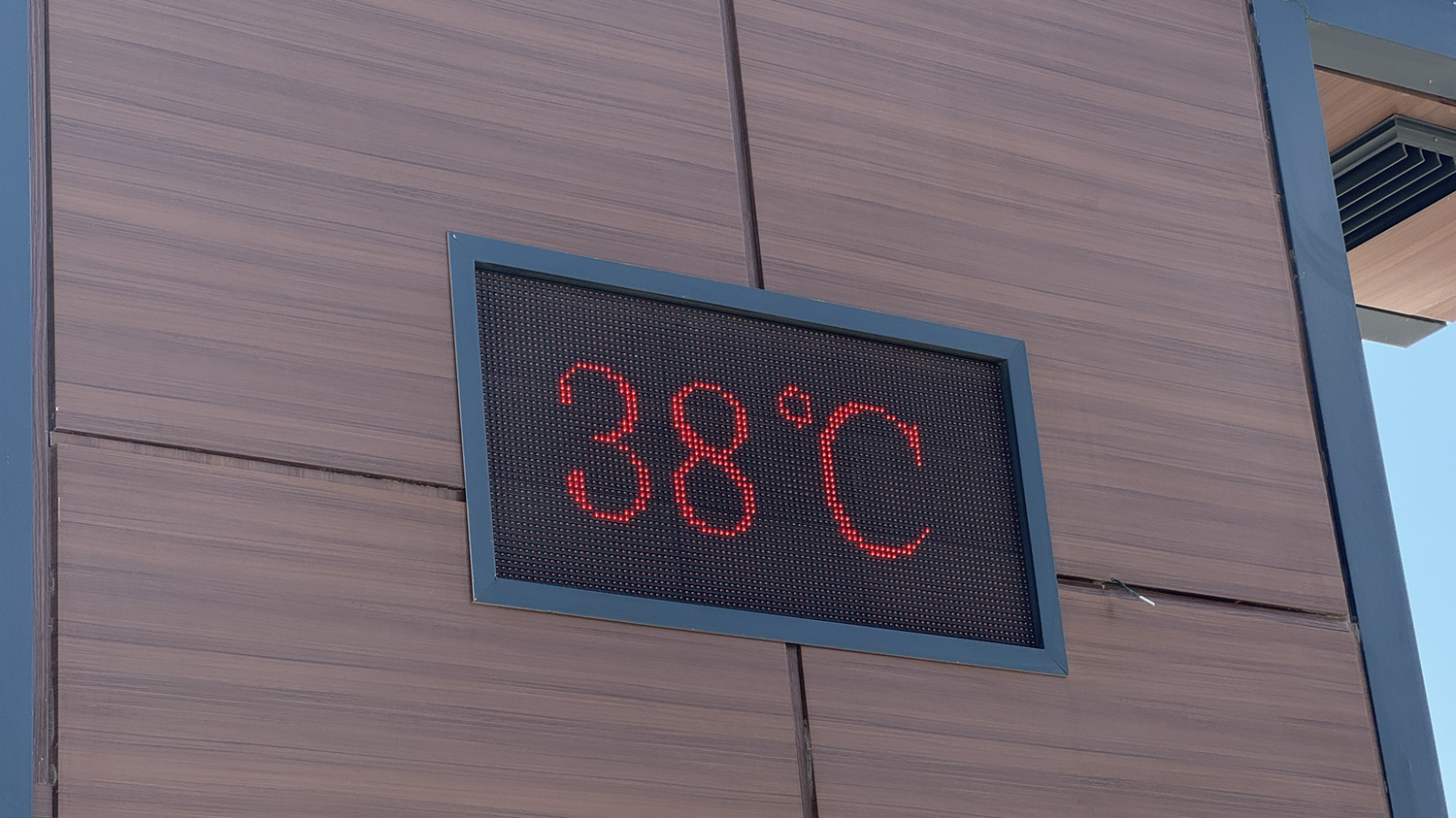 Termometreler 38 dereceyi gösterdi