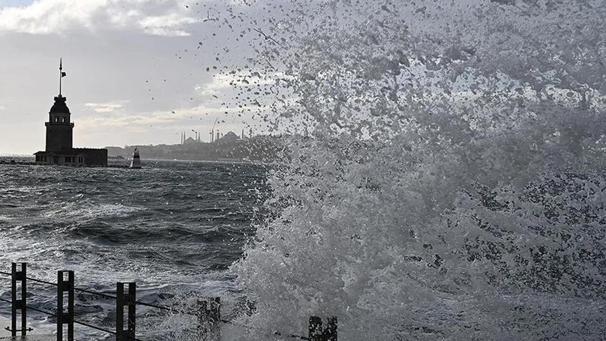 Valilikten İstanbul için fırtına uyarısı: Yer yer çok şiddetli olacak