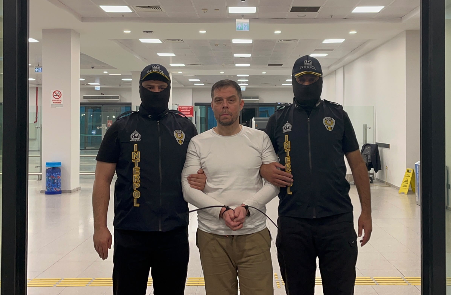 "Bomba var" oyunu tutmadı! Türkiye'ye iade edilen Serkan Kurtuluş tutuklandı