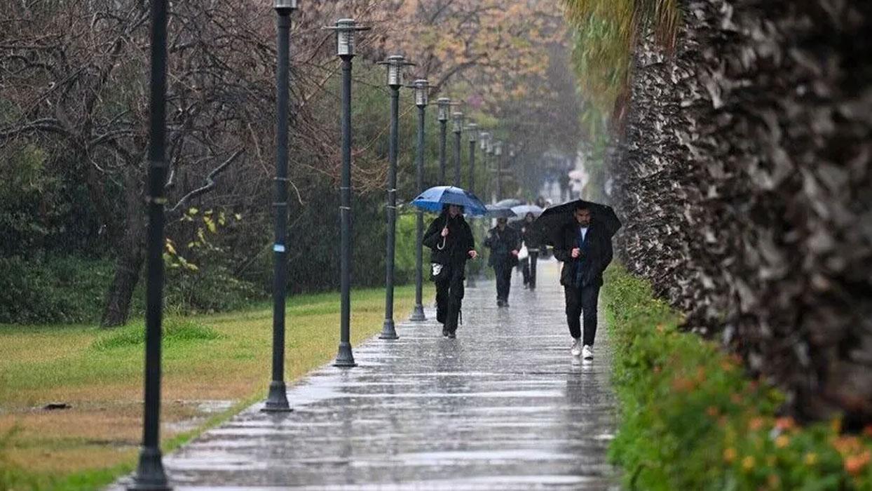 Meteorolojiden 7 il için kuvvetli sağanak ve sel uyarısı! Tedbirinizi alın