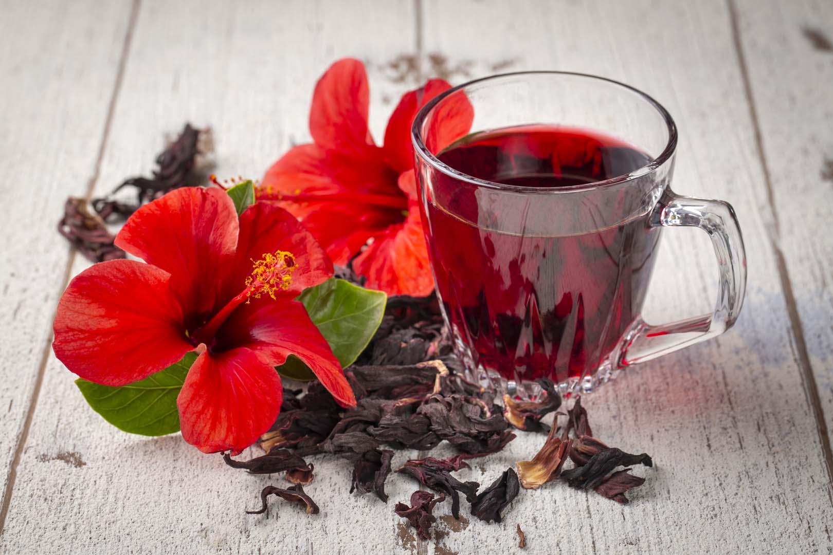 Hibiskus çayı kan basıncını düşürür mü? Araştırmalar ne söylüyor?