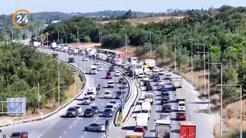 İBB'ye vatandaş tepkisi! Kilometrelerce kuyruk oluştu