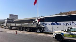 Muğla Milas'ta yolcu otobüsü ile tır çarpıştı: 2 ölü, 18 yaralı
