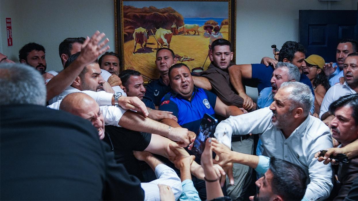 İhraç ve istifa dalgası! Menderes'te AK Parti zaferi CHP ve YENİ Parti'yi karıştırdı
