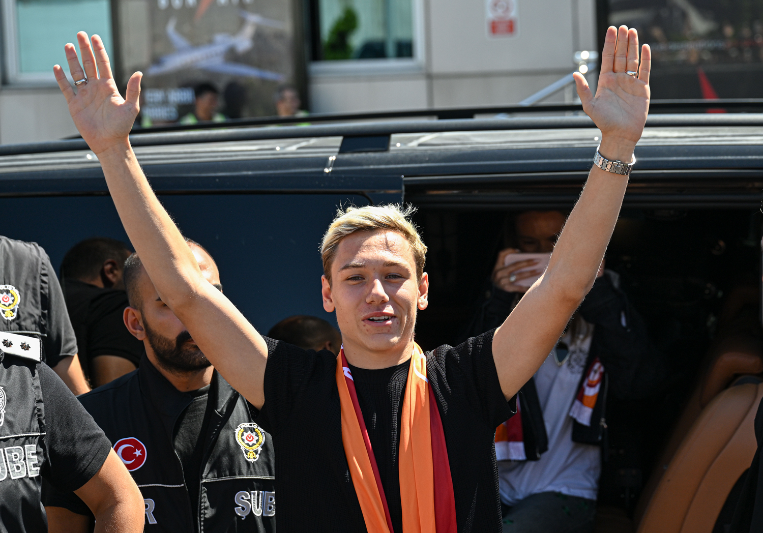 Aleksey Batrakov İstanbul'da: İlk fotoğraflar