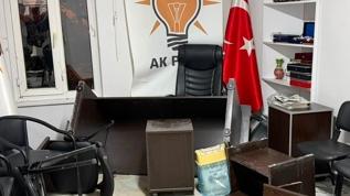Emet'te AK Parti İlçe Başkanlığı binasına saldırı