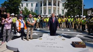 Trump'tan Beyaz Saray turu! Yeni helikopter pistini ve yenilemeleri sergiledi