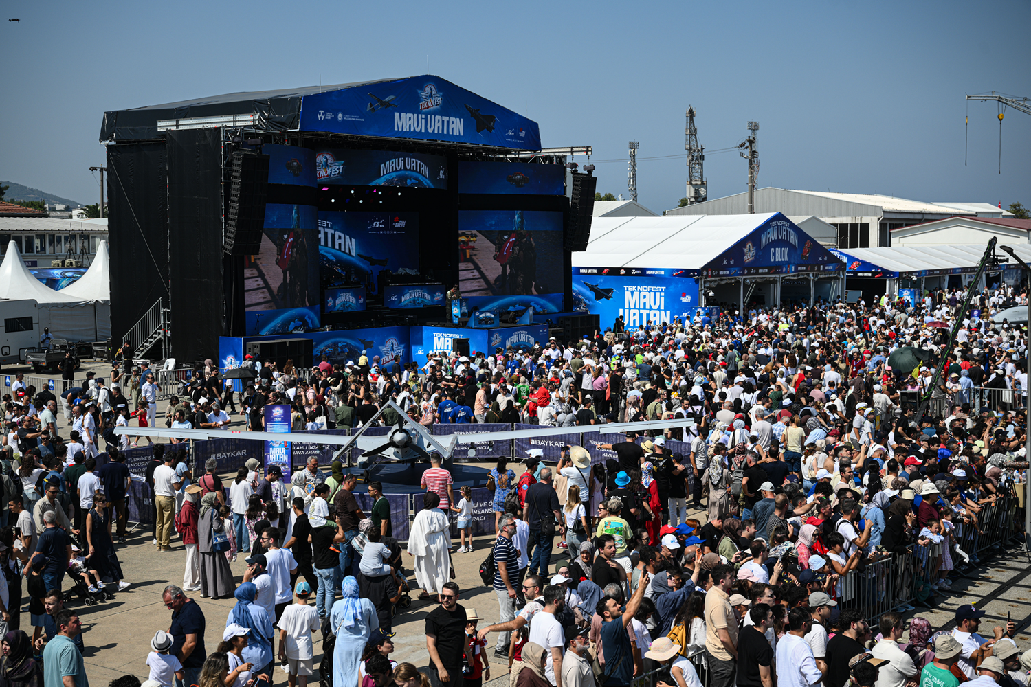 TEKNOFEST Mavi Vatan'da hafta sonu ziyaretçi yoğunluğu yaşanıyor