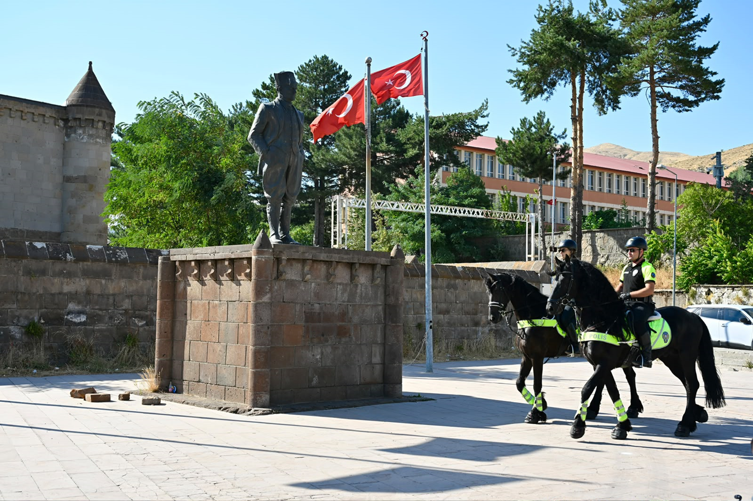 Atlı Polis Birliği, Malazgirt Zaferi'nin 955. yıl dönümü etkinlikleri için Bitlis'te
