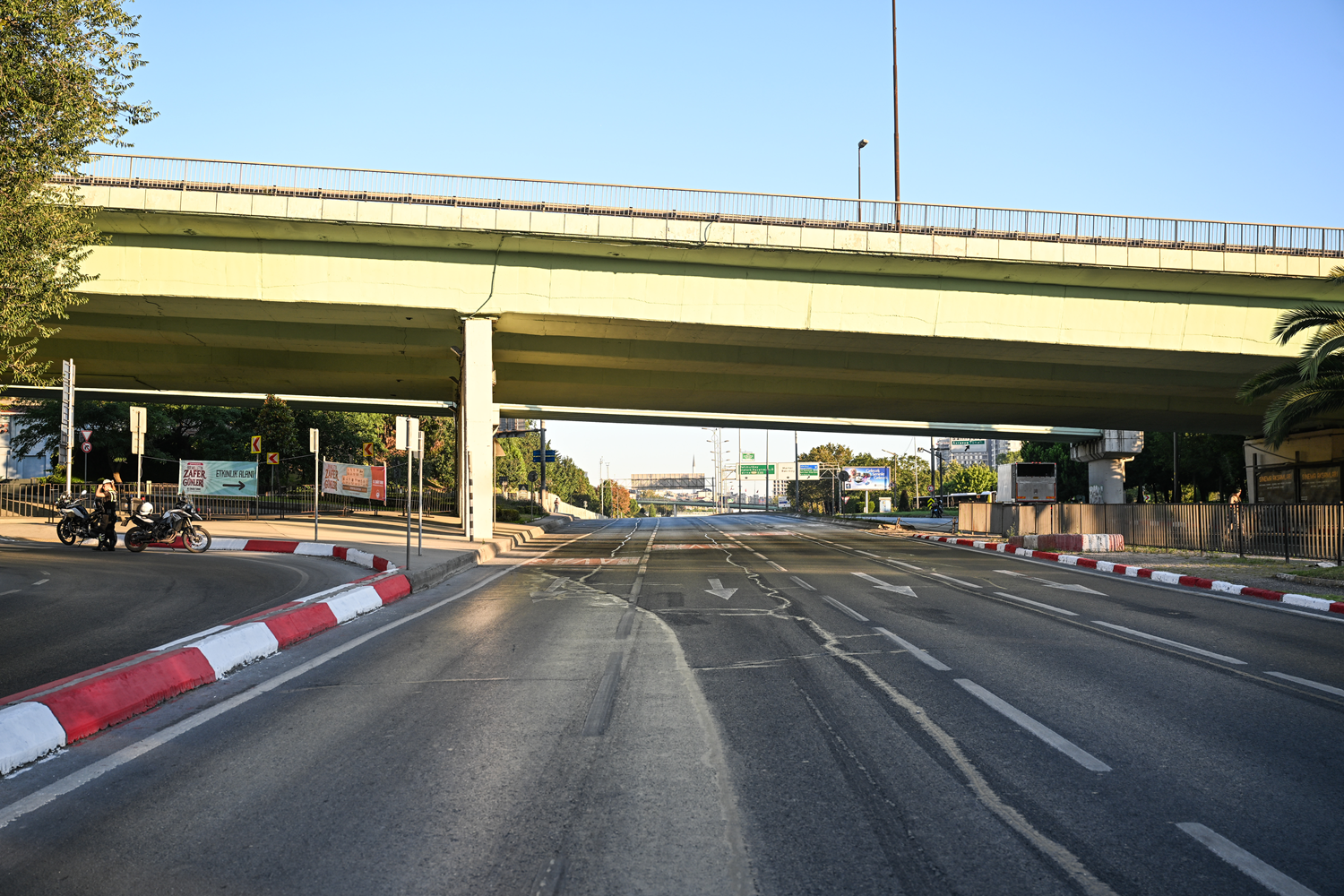 İstanbul'da bazı yollar trafiğe kapatıldı